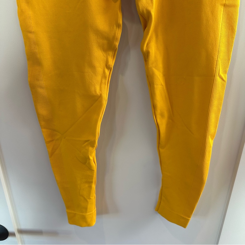 SET Active Vibrant Yellow Leggings - Picture 3 of 7